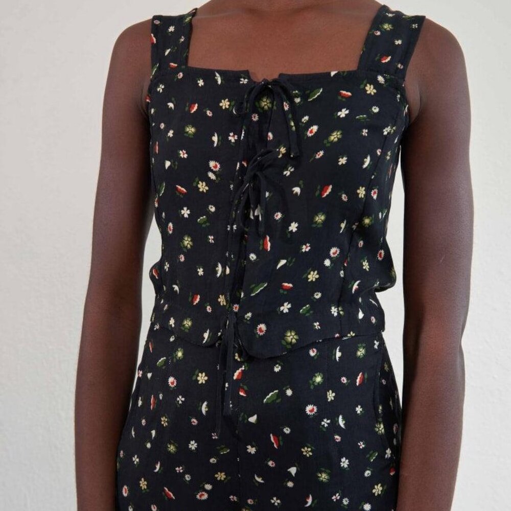 Hosta Top - Botanical